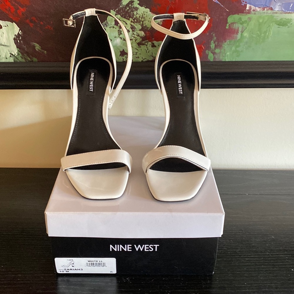 Brand New Nine West White Patented Leather Sandal Size 10 4 inch heels